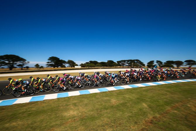 Stunning blue skies on stage 1 of the 2019 Women's Herald Sun Tour on Phillip Island