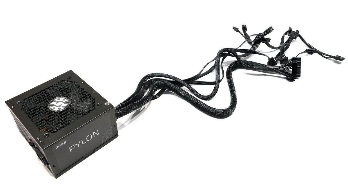XPG Pylon 550W