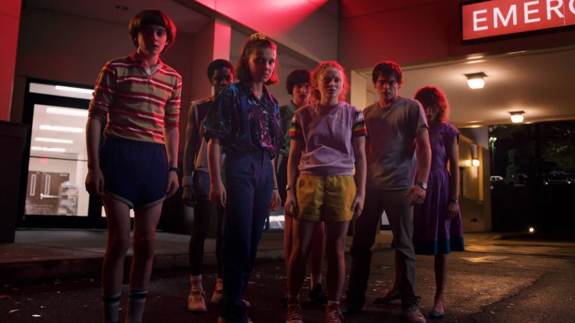 Noah Schnapp, Finn Wolfhard, Millie Bobby Brown, Sadie Sink, and Caleb McLaughlin in Stranger Things season 3 episode 8