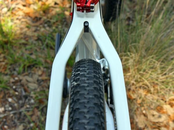Clearance is similarly generous up at the seat stays where there's nearly 70mm of room at the tire tread crown.