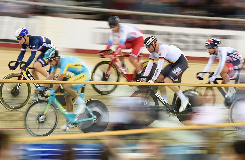 An attentive, experienced Roger Kluge (Germany) took two laps to move into third in the Omnium