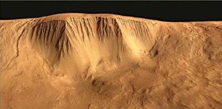 Mars Volcanoes Possibly Still Active, Pictures Show