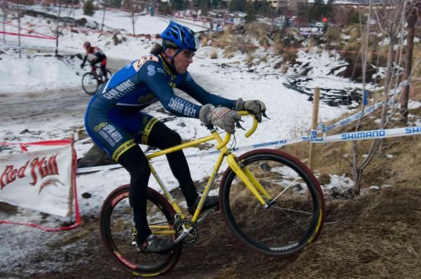 CX Course Design guru Tom Stevens (Gearworks/Spinart) elects the short steeper part of the climb.