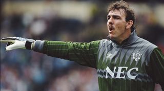 LONDON, UNITED KINGDOM - APRIL 08: Everton goalkeeper Neville Southall in action during a match circa 1989. (Photo by Pascal Rondeau/Allsport/Getty Images)