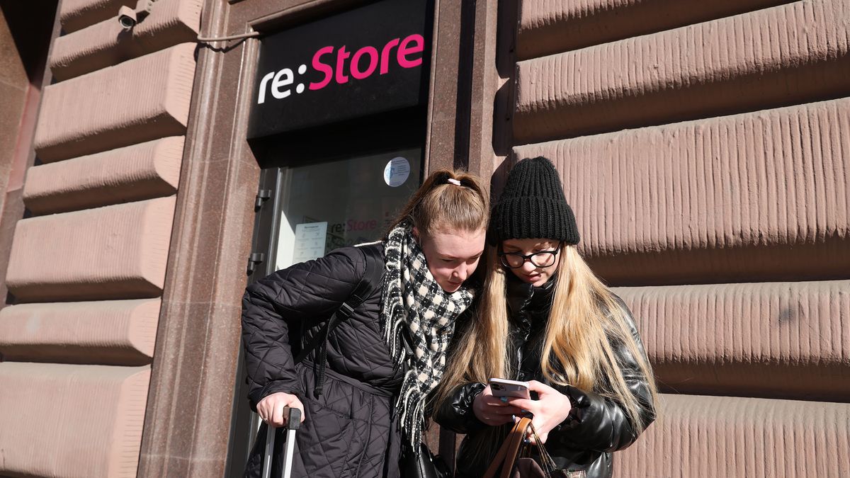 shop front of re:store - an official seller of Apple products in Russia