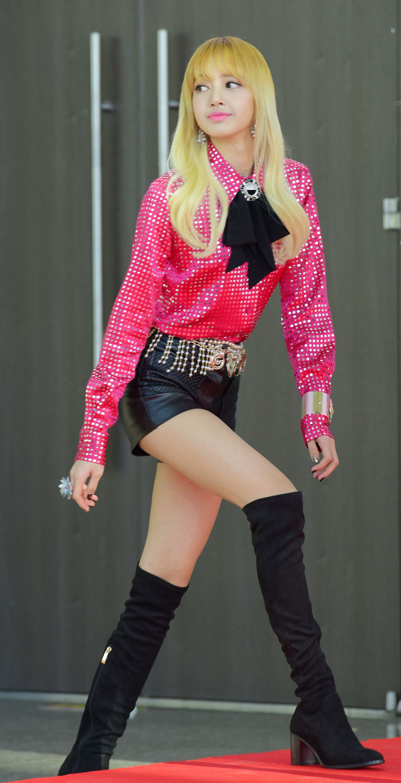 GOYANG, SOUTH KOREA - JANUARY 13: Lisa of BLACKPINK attends the 31th Golden Disc Awards at KINTEX on January 13, 2017 in Goyang, South Korea. (Photo by The Chosunilbo JNS/Imazins via Getty Images)