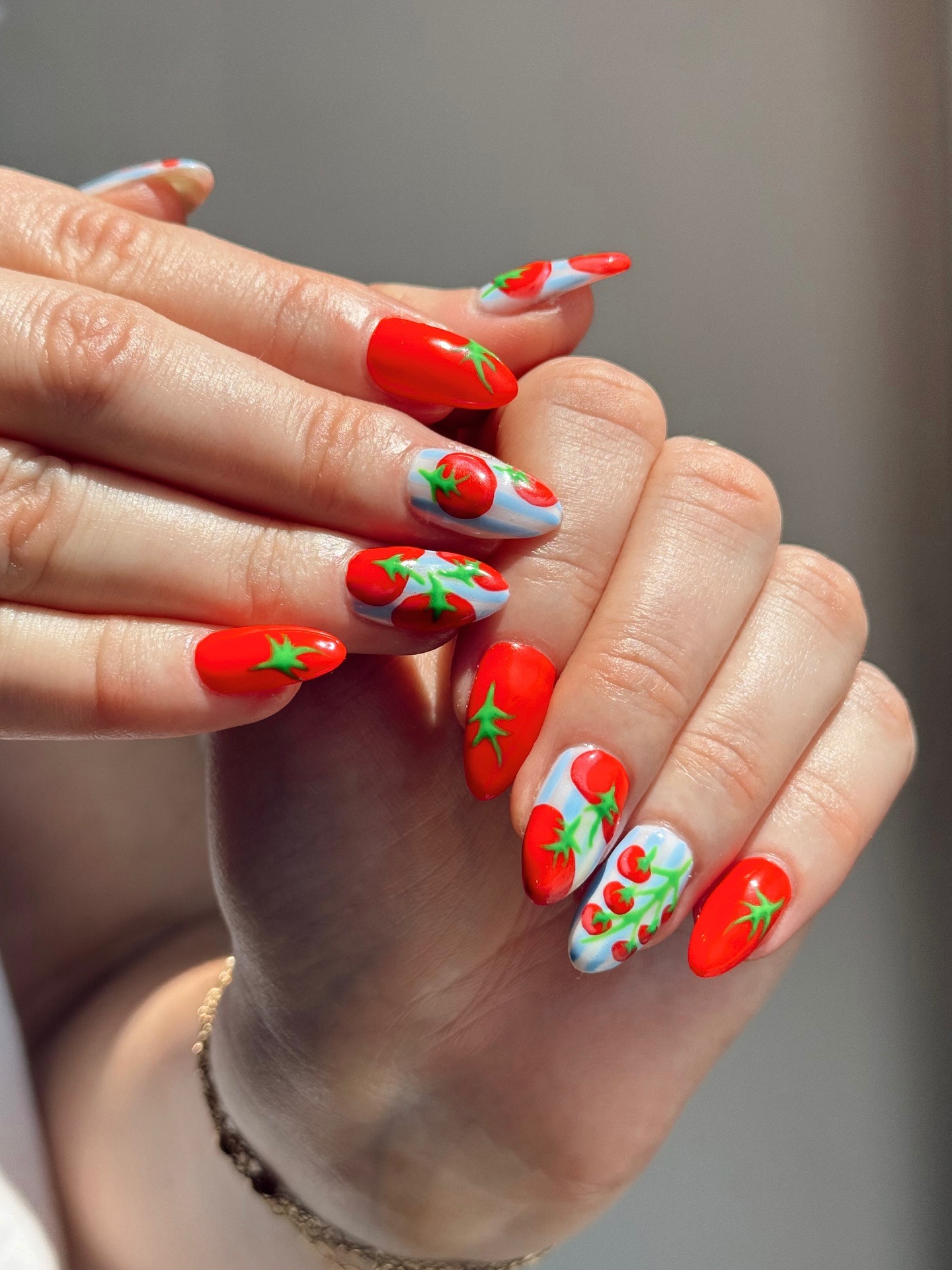 Photo of @nailartbyqueenie's nails as acrylic inspo