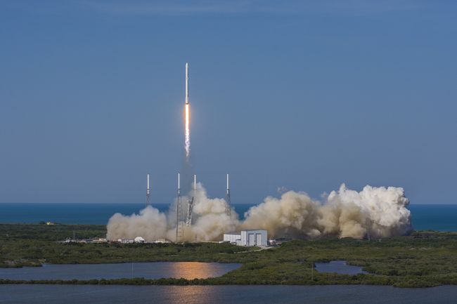 SpaceX's Dragon Soars As Its Rocket Lands: An Epic Spaceflight in ...