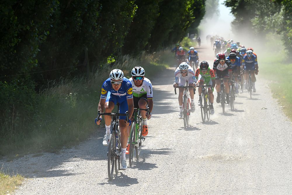 The peloton hit the dirt roads during stage 4 at Adriatica Ionica Race