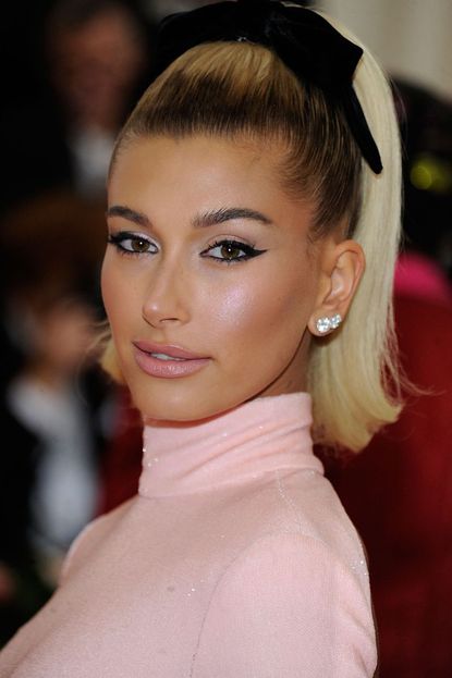 Hailey Baldwin's Bow-Filled High Ponytail 