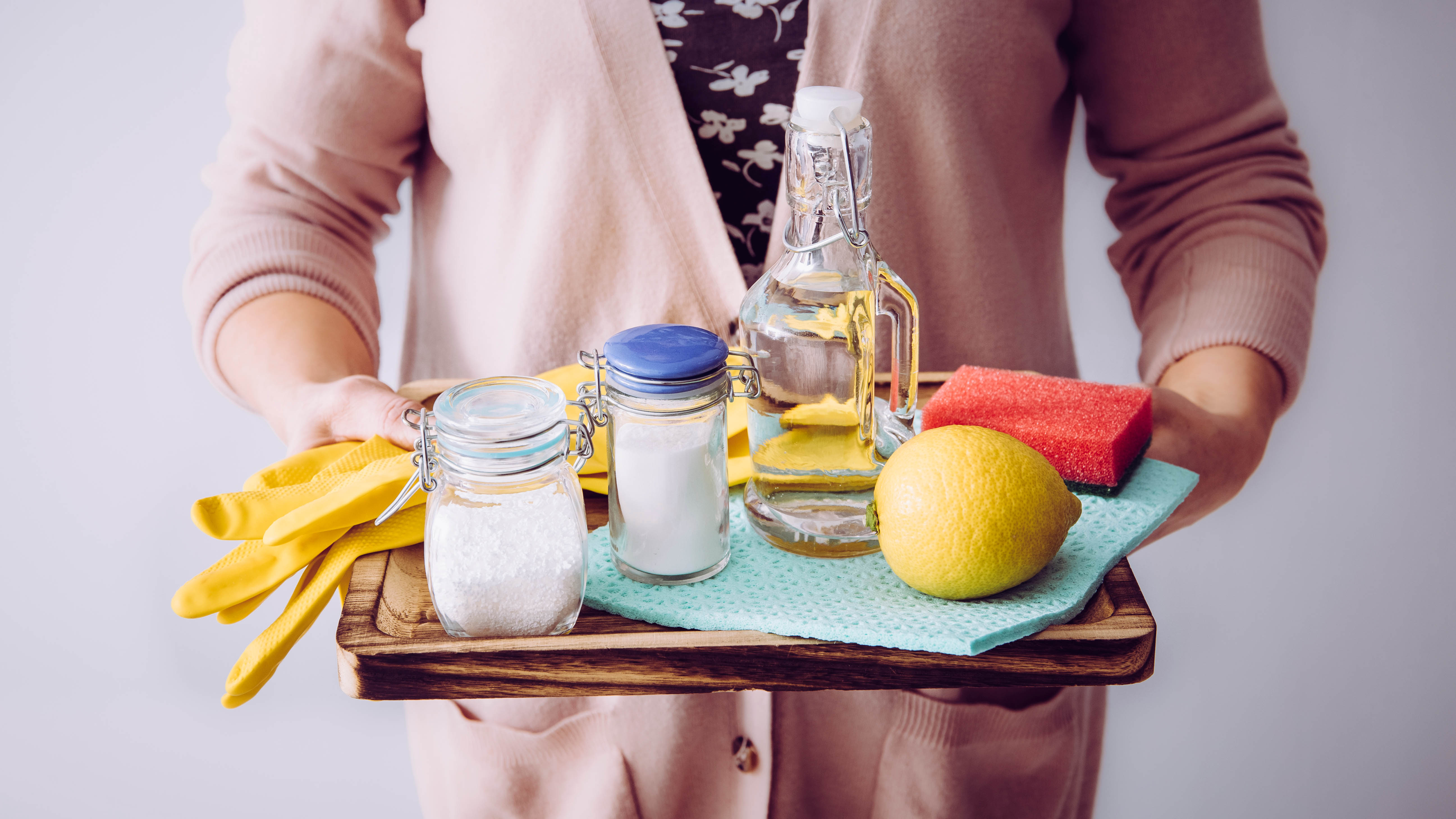 Tray with natural cleaning ingredients