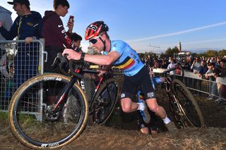 Eli Iserbyt led the charge for Belgium at the 2019 UEC Cyclo-cross European Championships but had to settle for the silver medal