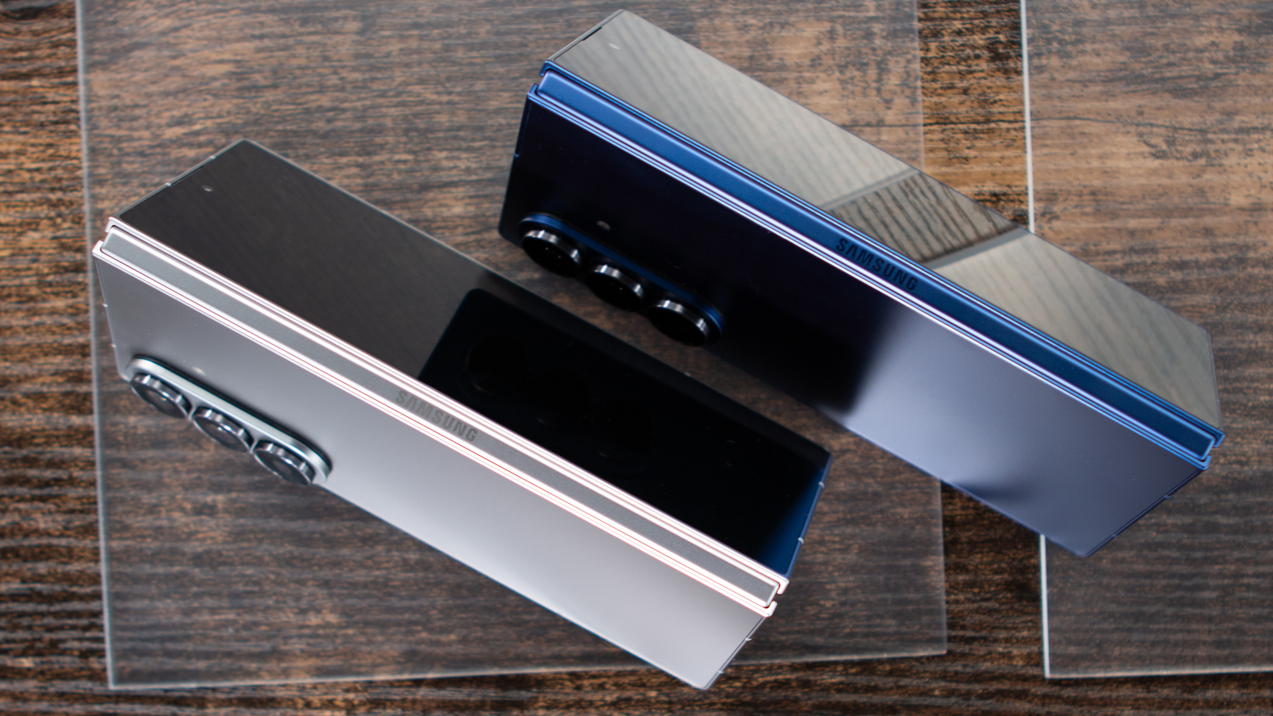 Samsung Galaxy Z Fold 7 hinges hands-on
