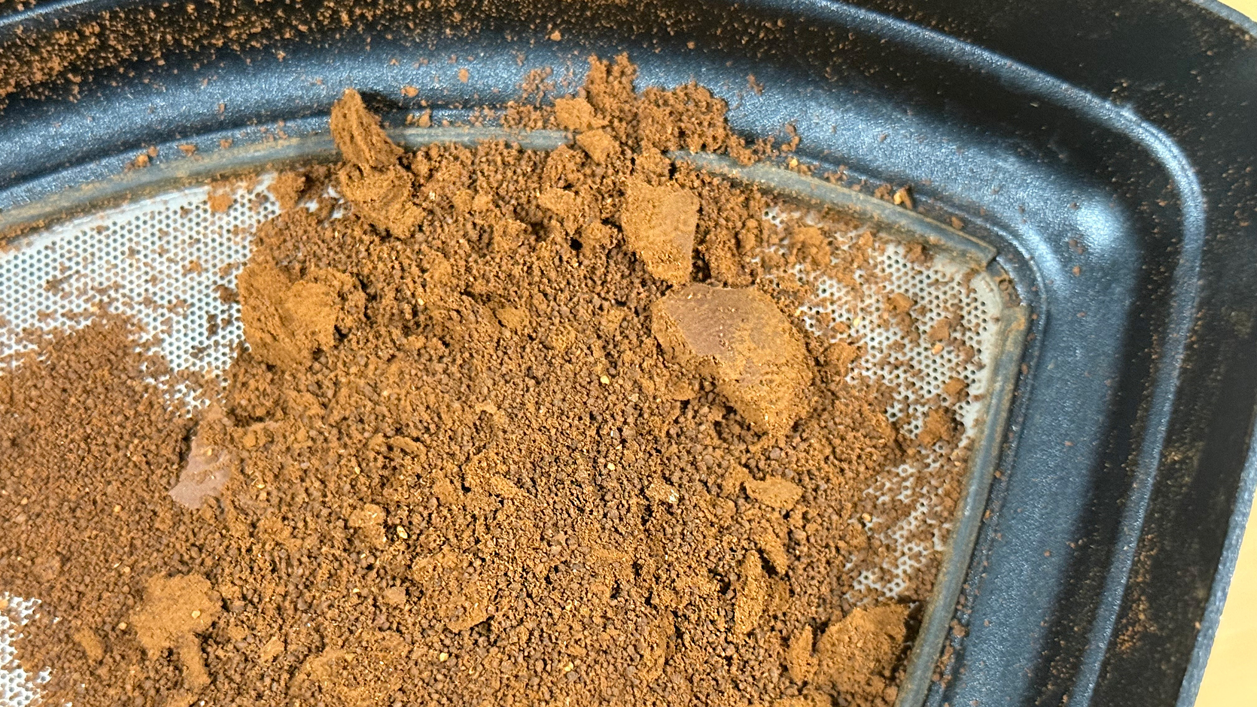 a photo of coffee ground on the cuisinart coffee grinder