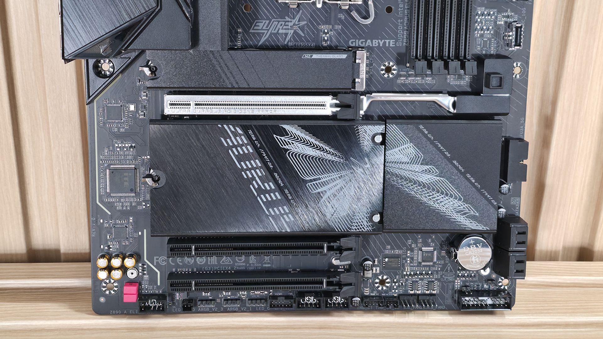 Gigabyte Z890 Aorus Elite Wifi7 Plus - bottom half