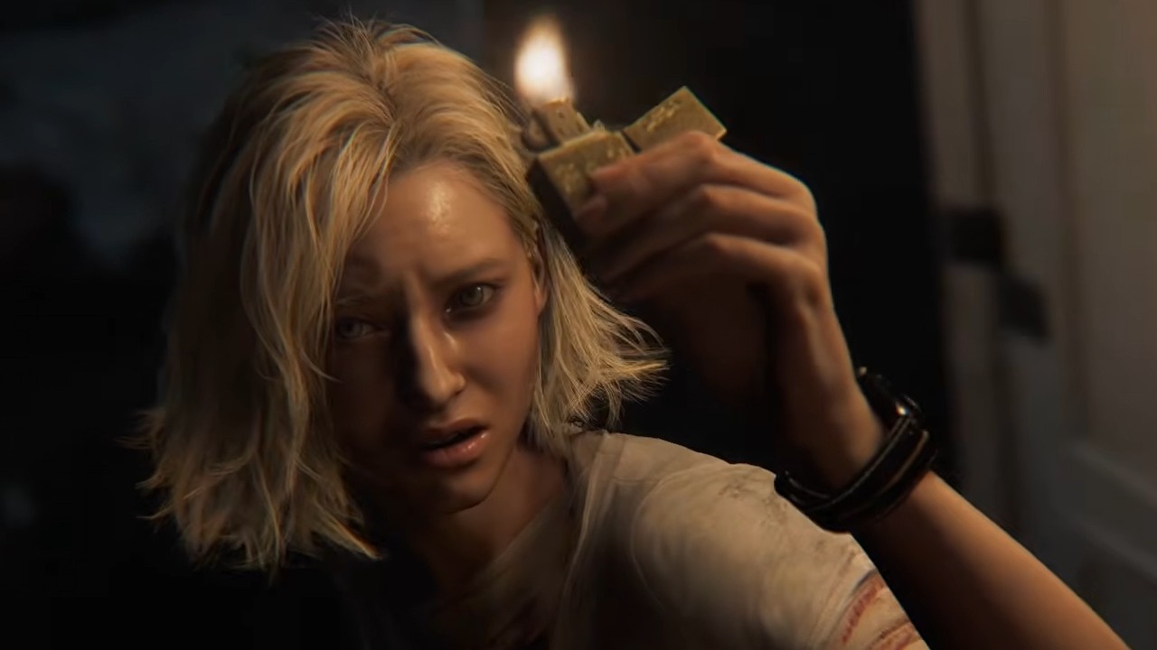 『バイオハザード レクイエム』でライターを握るグレース・アシュクロフト