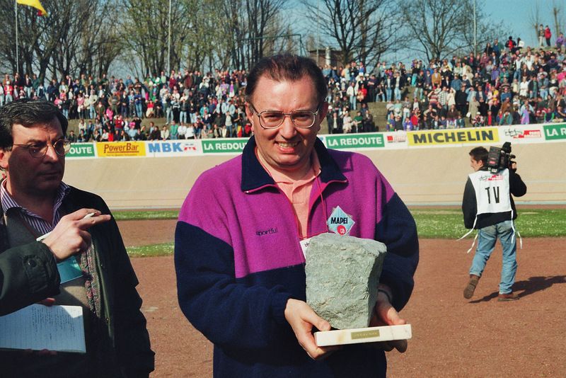 Mapei boss Giorgio Squinzi with Franco Ballerini's 1995 trophy
