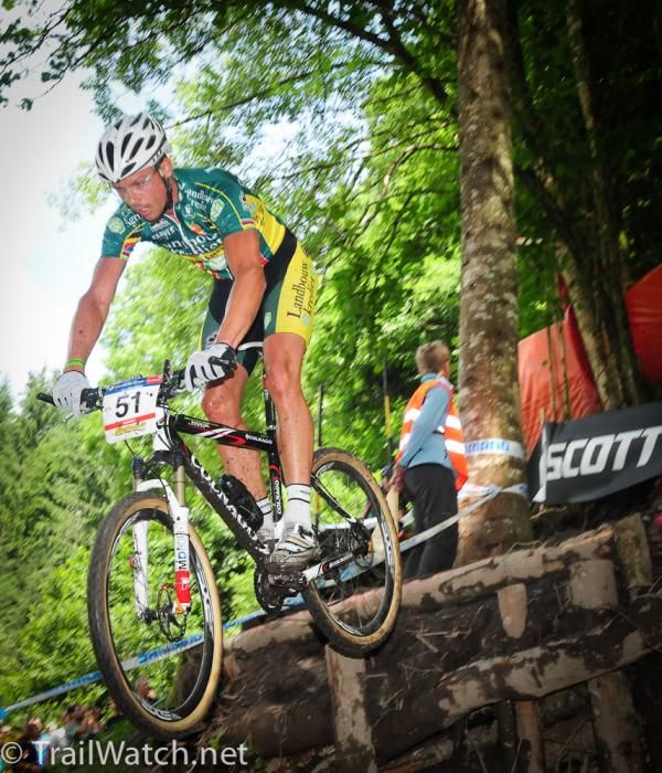 Sven Nys races a technical section in the mountain bike World Cup.