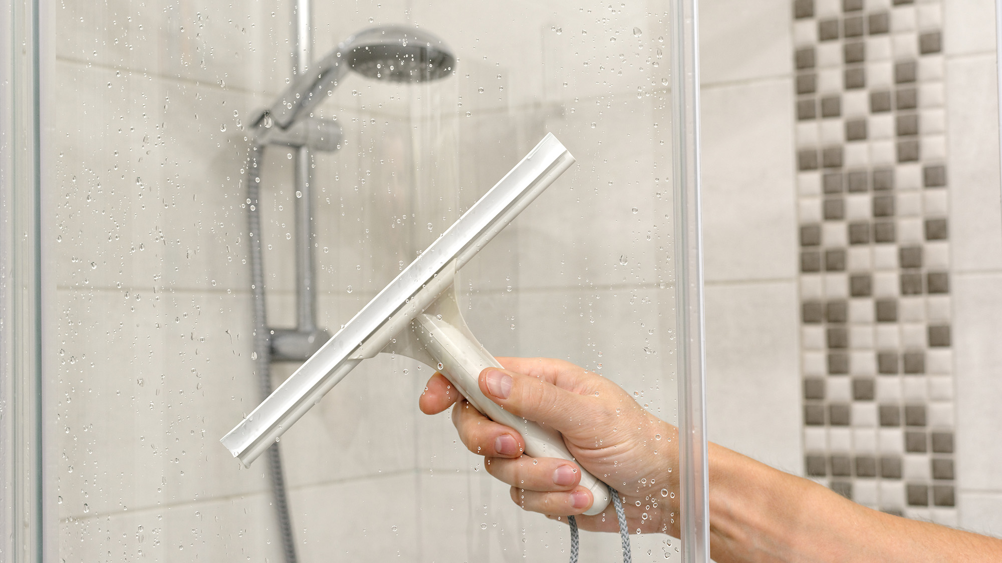 Cleaning shower