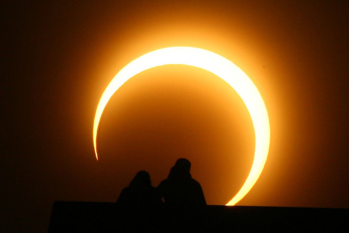 The 'ring of fire' solar eclipse of 2021: What time does it begin? - Space.com