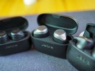 Bose quietcomfort earbuds online vs jabra 85 t