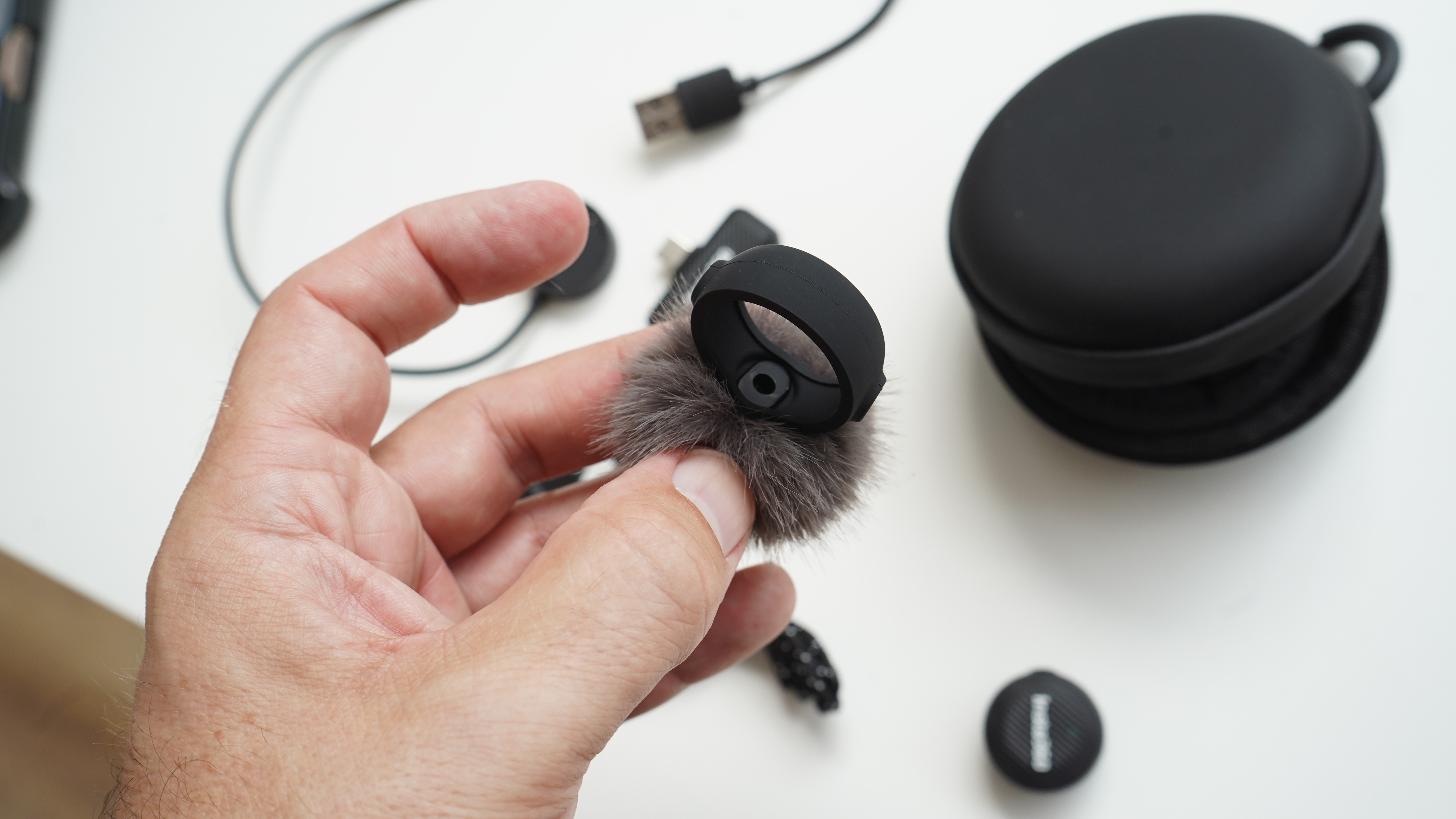 Mic Air adapter in had