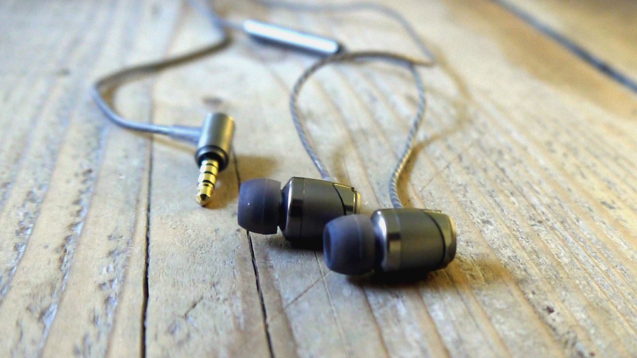 SoundMagic E11C