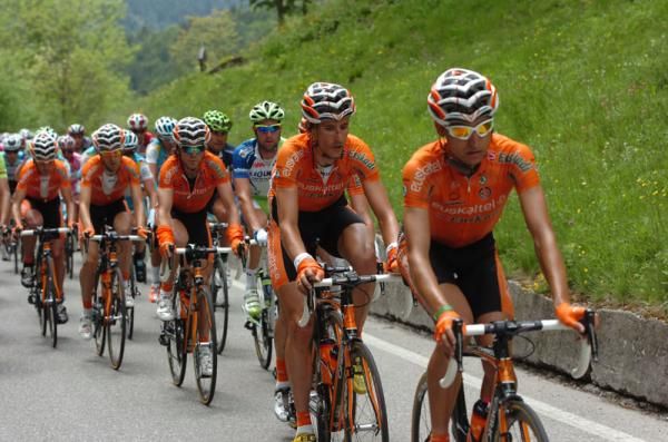 Euskaltel rode an aggressive stage but came away empty handed