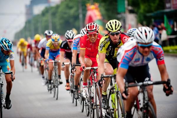 Riders on the attack during stage 5.