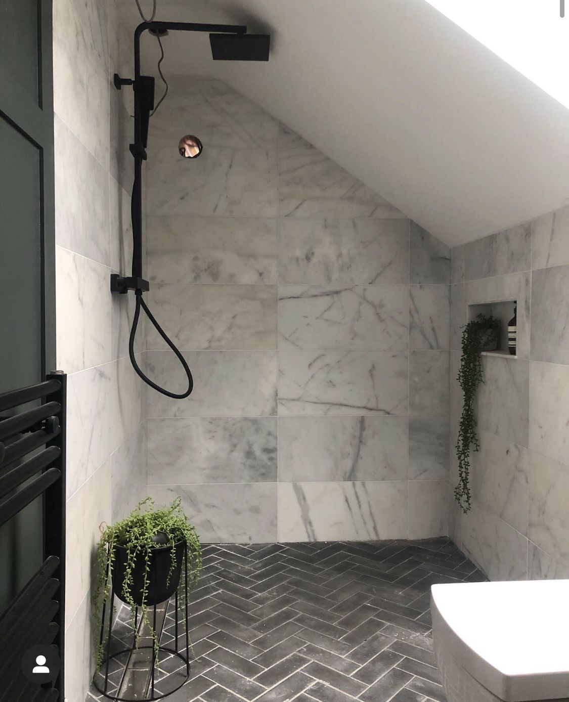 Shower storage ideas: practical and pretty product displays Shower storage ideas: practical and pretty product displays