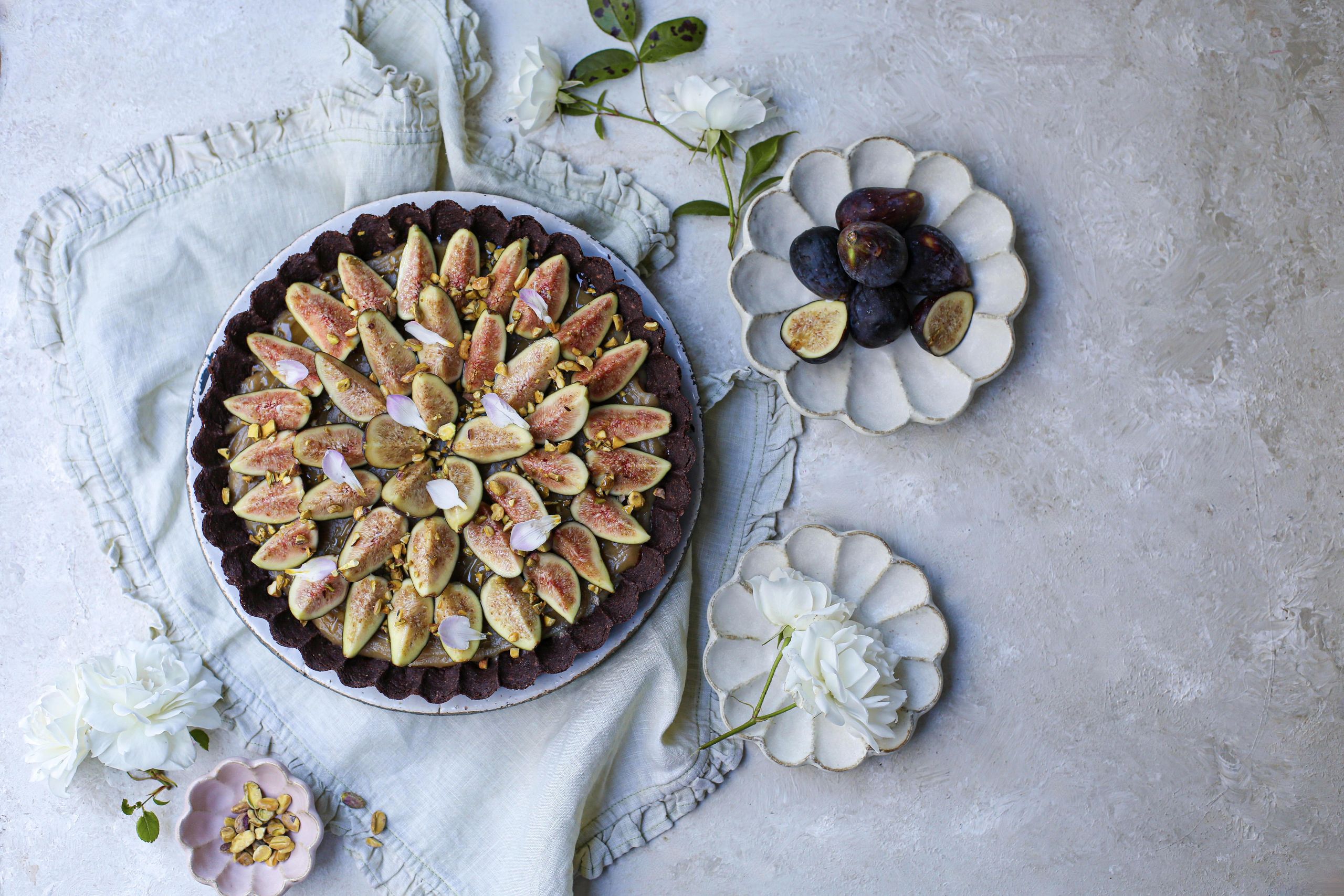 How to make a fig caramel tart with cocoa and almond crust | Country Life