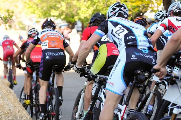 Pro men cornering soon after the start