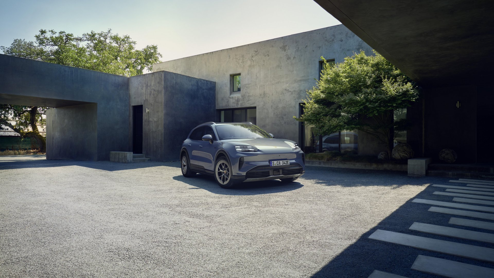 Porsche Cayenne S Electric