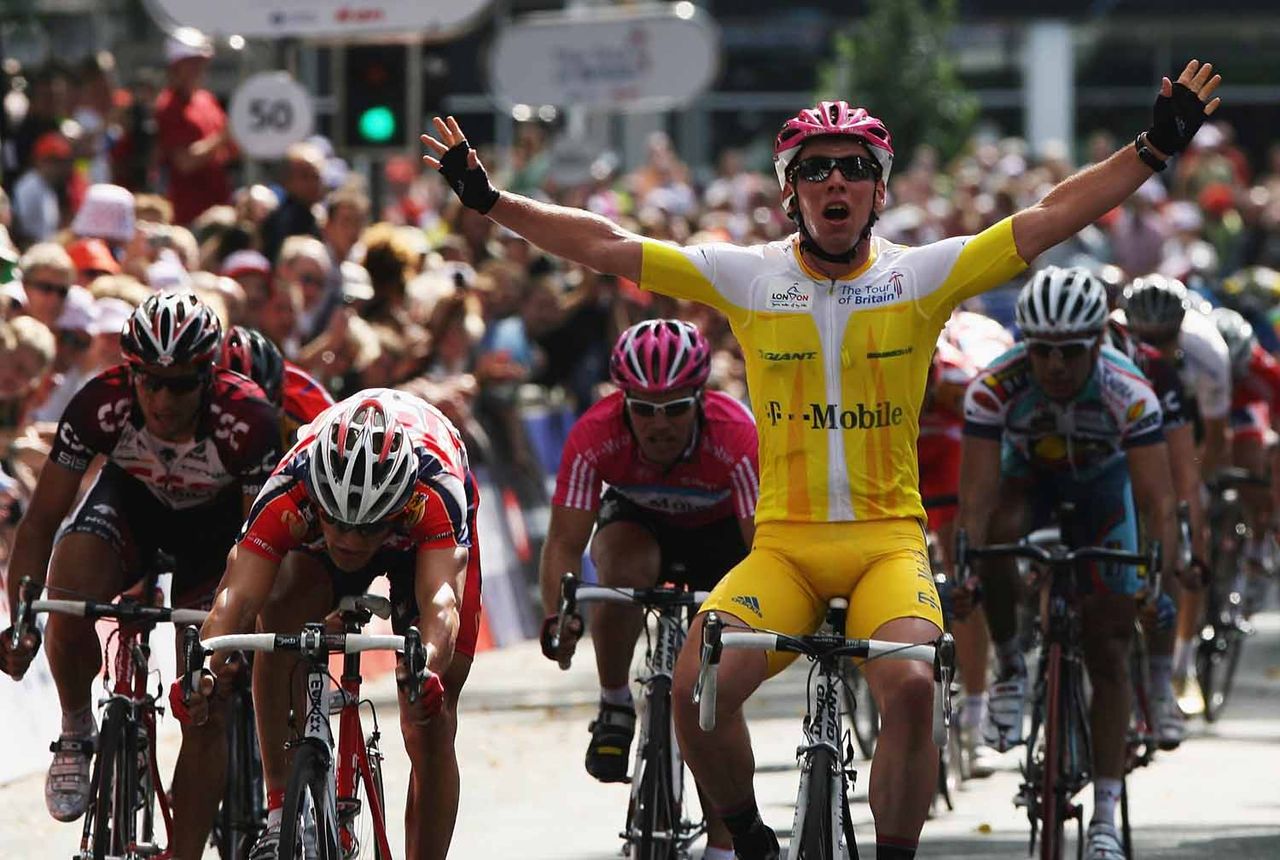 After winning the prologue, Mark Cavendish went on to land stage 1 of the 2007 Tour of Britain in Southampton.