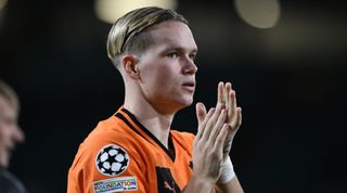 Mykhaylo Mudryk of Shakhtar Donetsk applauds at full-time of the UEFA Champions League match between Celtic and Shakhtar Donetsk on 25 October 2022 at Celtic Park in Glasgow, United Kingdom.