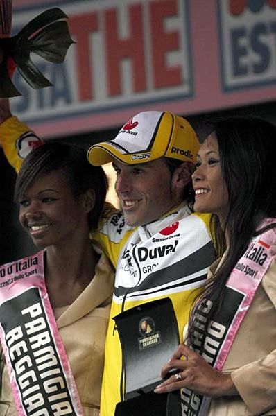 Podium time for Iban Mayo (Saunier Duval-Prodir).