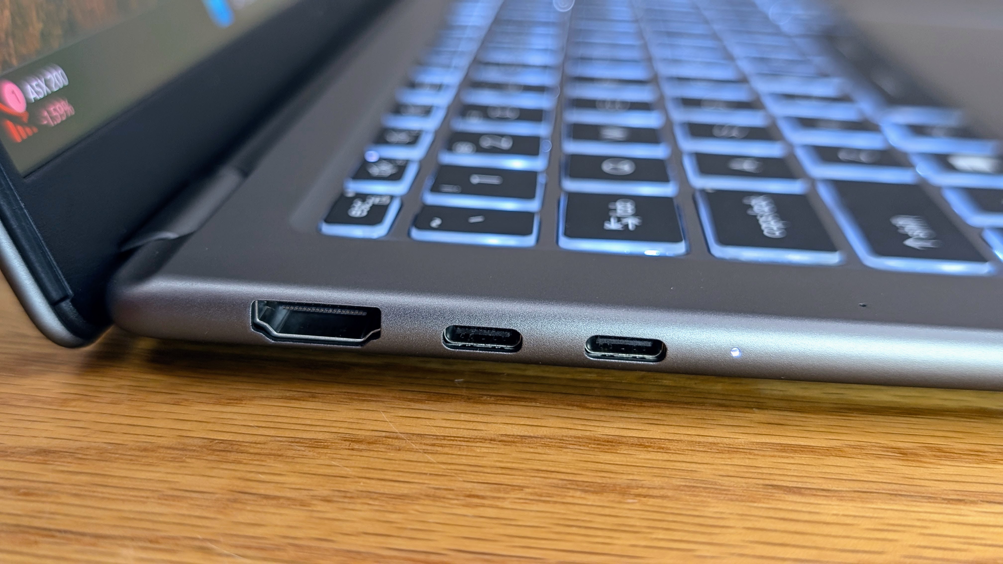 MSI Prestige 14 AI+ close up of left side ports