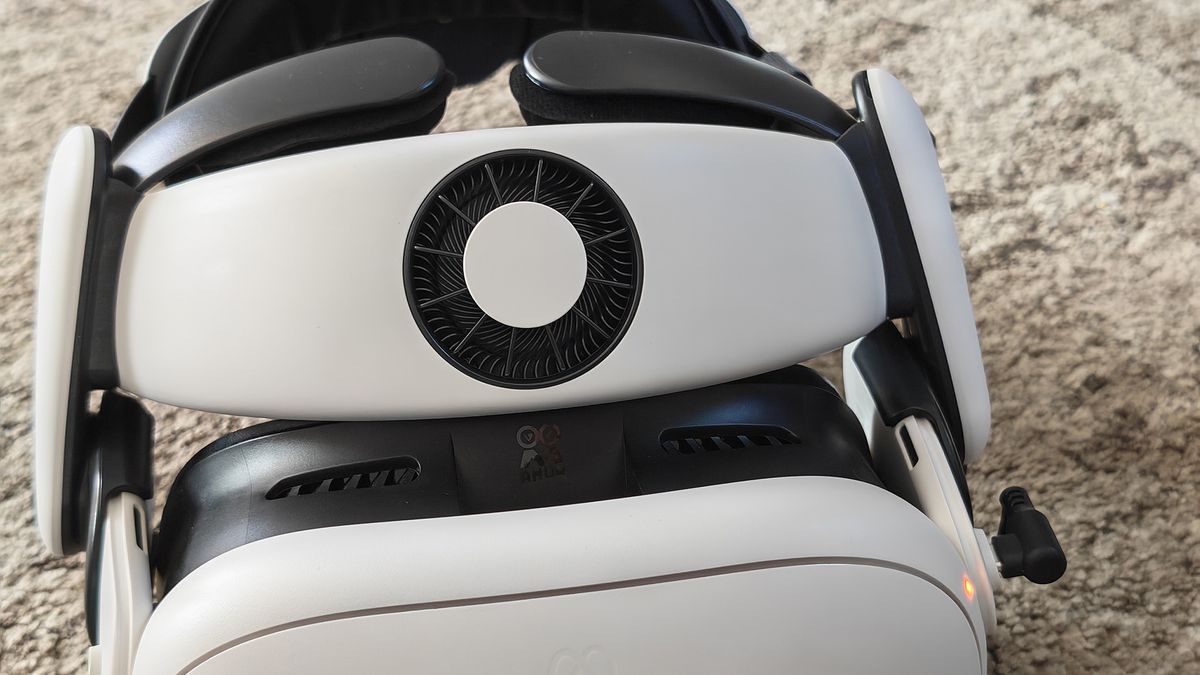 The fan on the BoboVR S3 Pro installed on a Meta Quest 3 headset