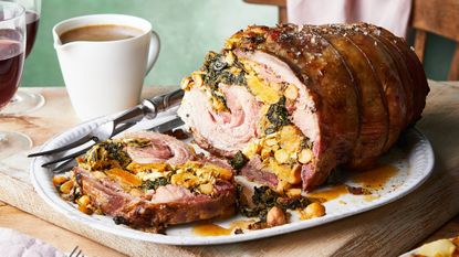 Stuffed lamb shoulder with feta and apricot 