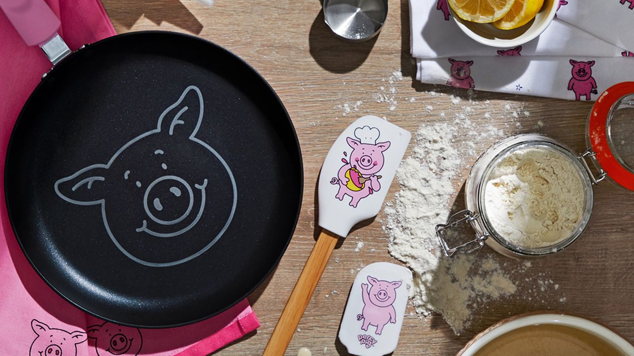 Percy Pig pancake pan