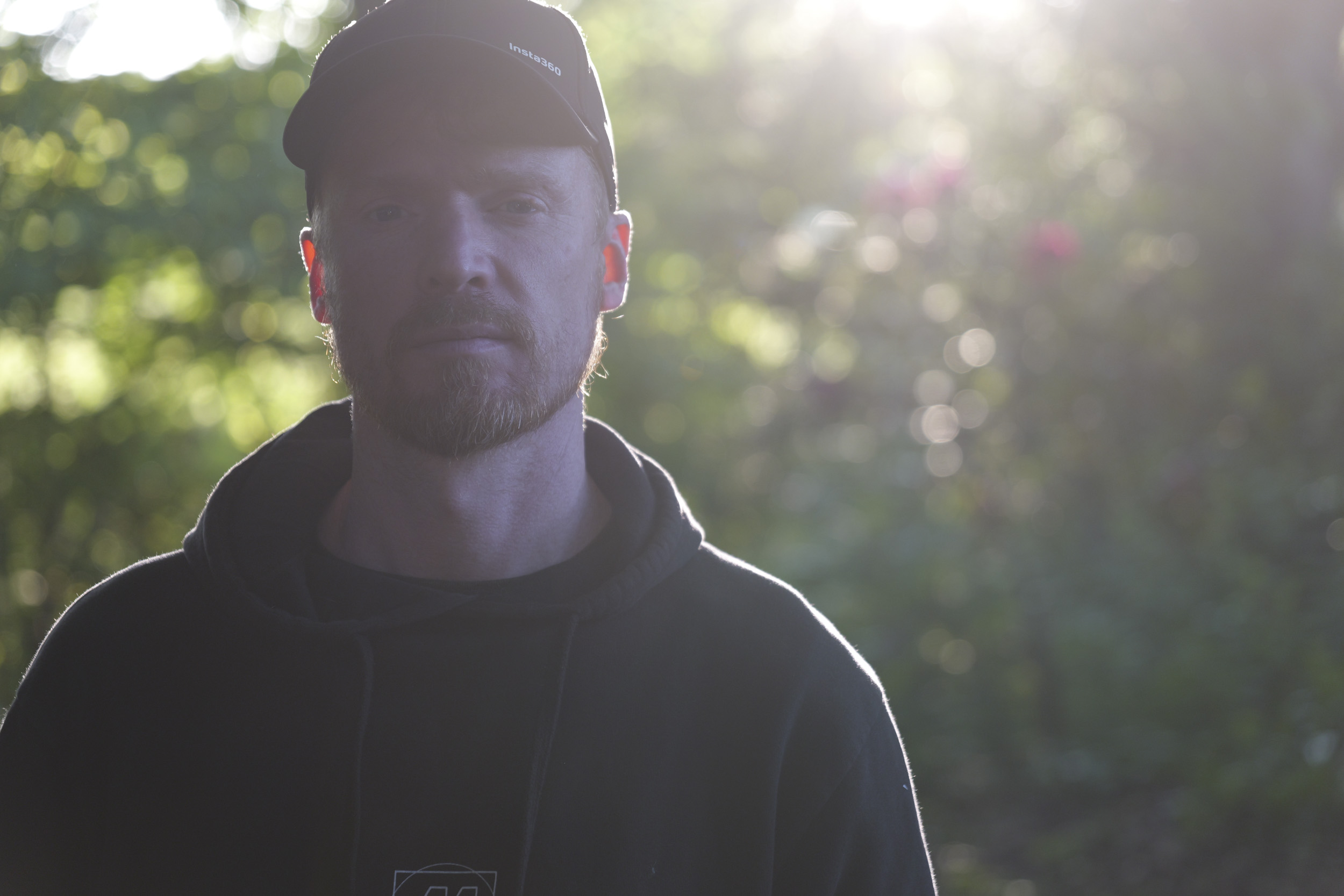 Panasonic Lumix S1 II sample gallery: backlit portrait