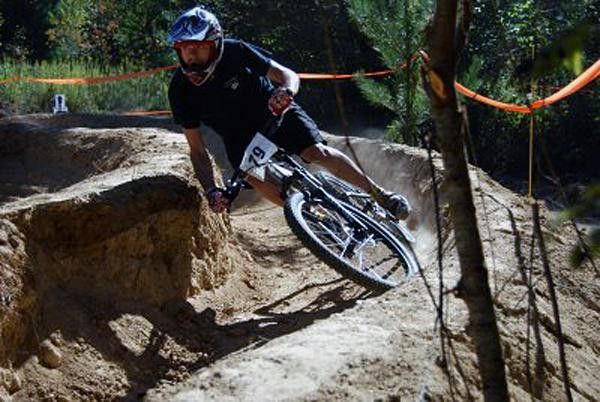 Aaron Bradford races the dual slalom