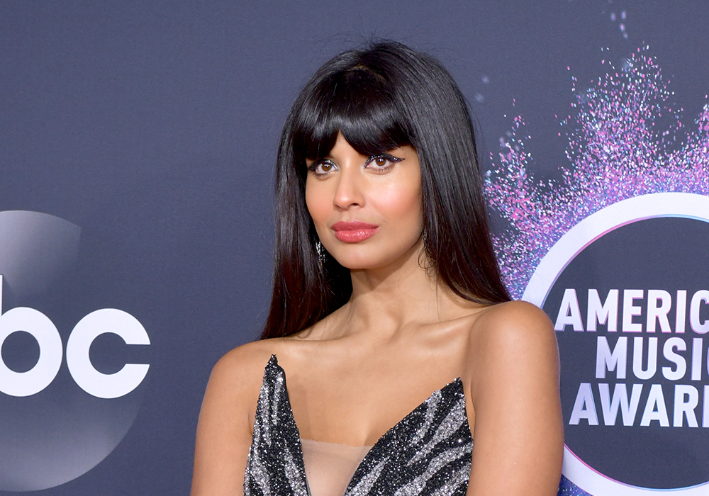 Side fringes on long hair: Jameela Jamil