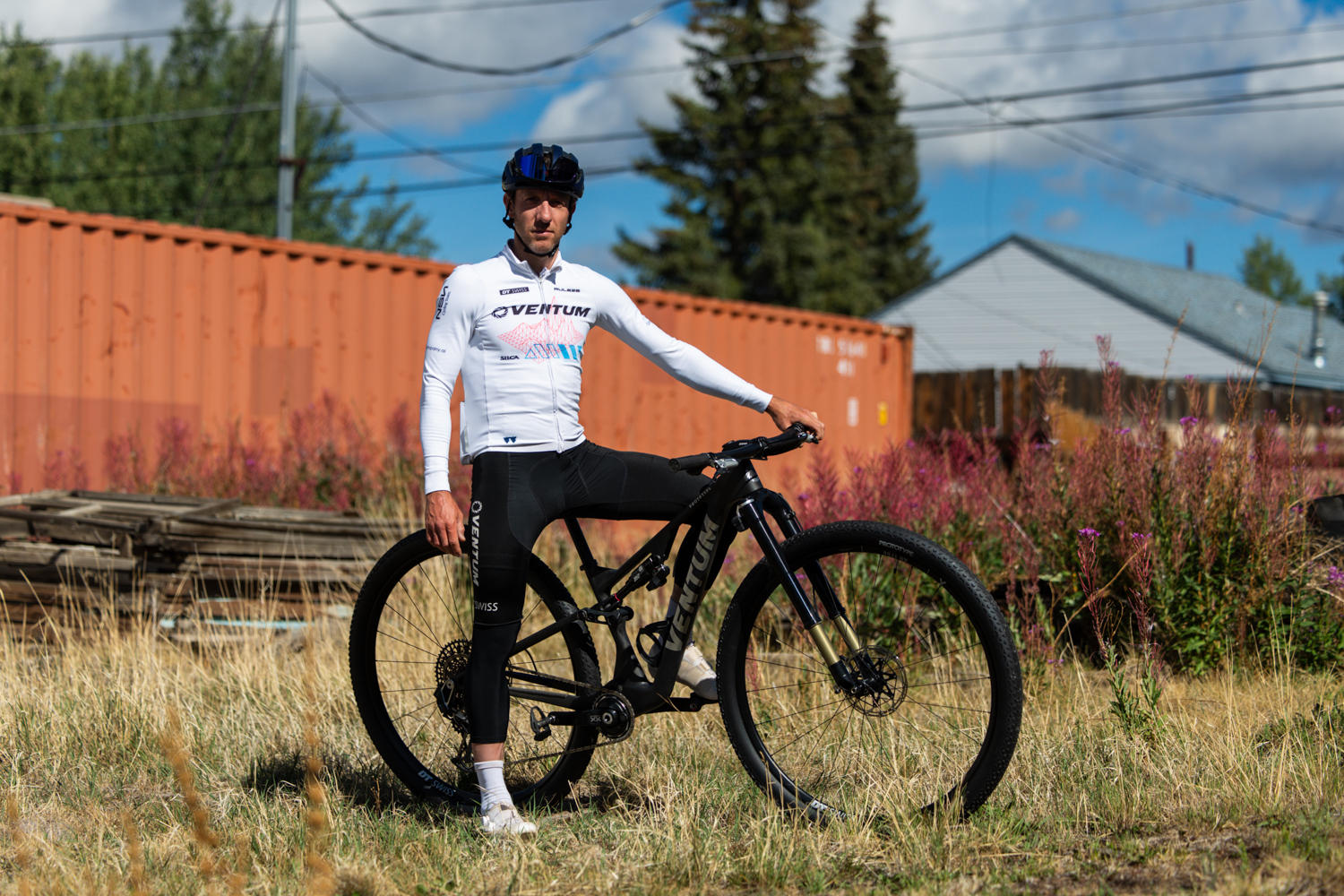 Mike Woods displays Silca's new RG-3 gravel tyre in 32x2.4" size option