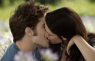 Robert Pattinson & Kristen Stewart - Eclipse stills - Eclipse trailer - Twilight eclipse stills - Celebrity News - Marie Claire