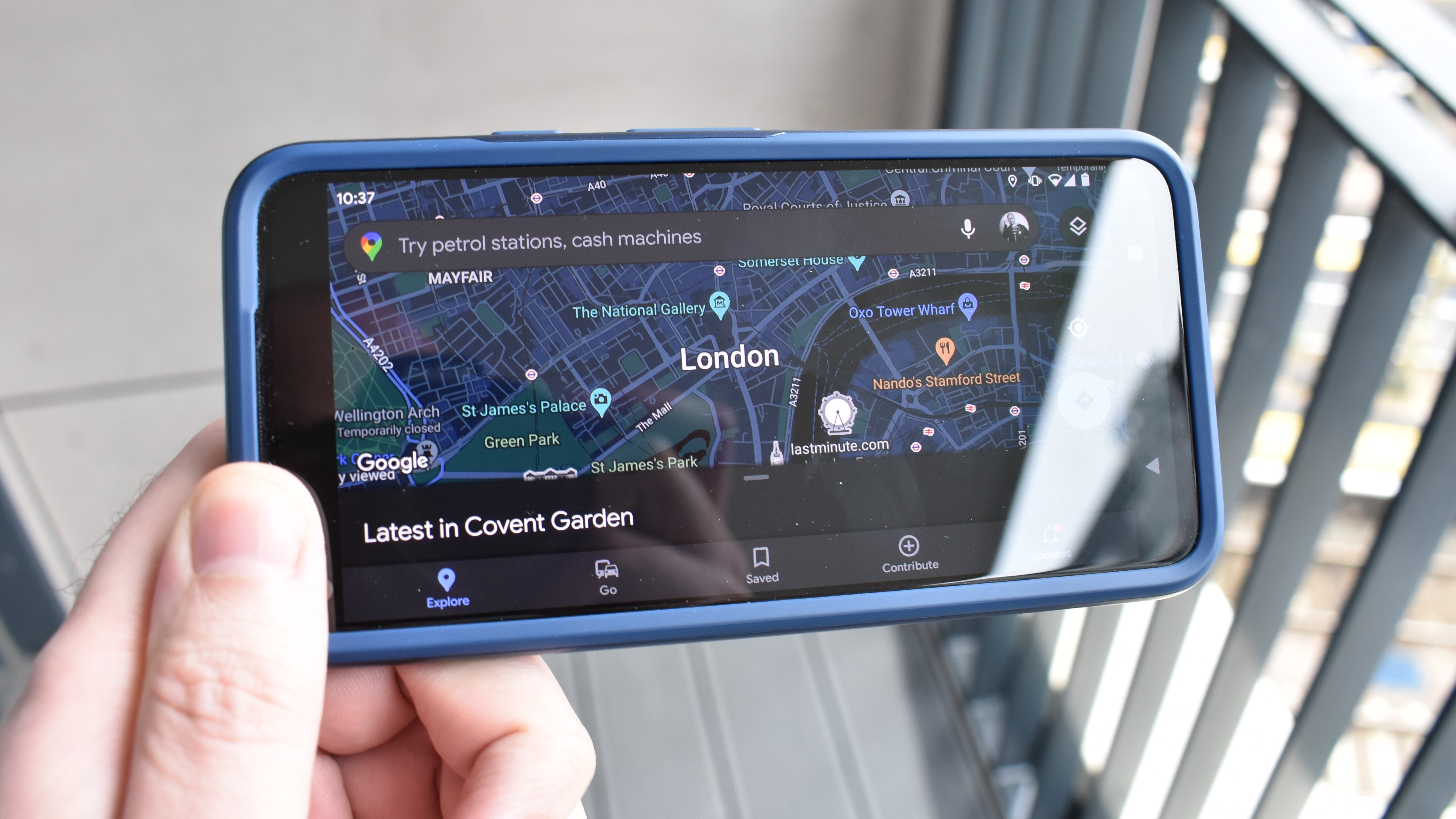 Google Maps dark mode