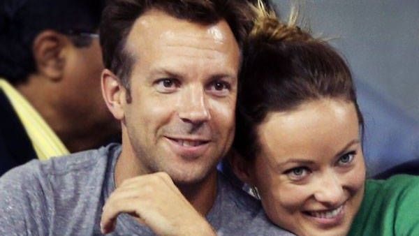 Jason Sudeikis &amp; Olivia Wilde smiling