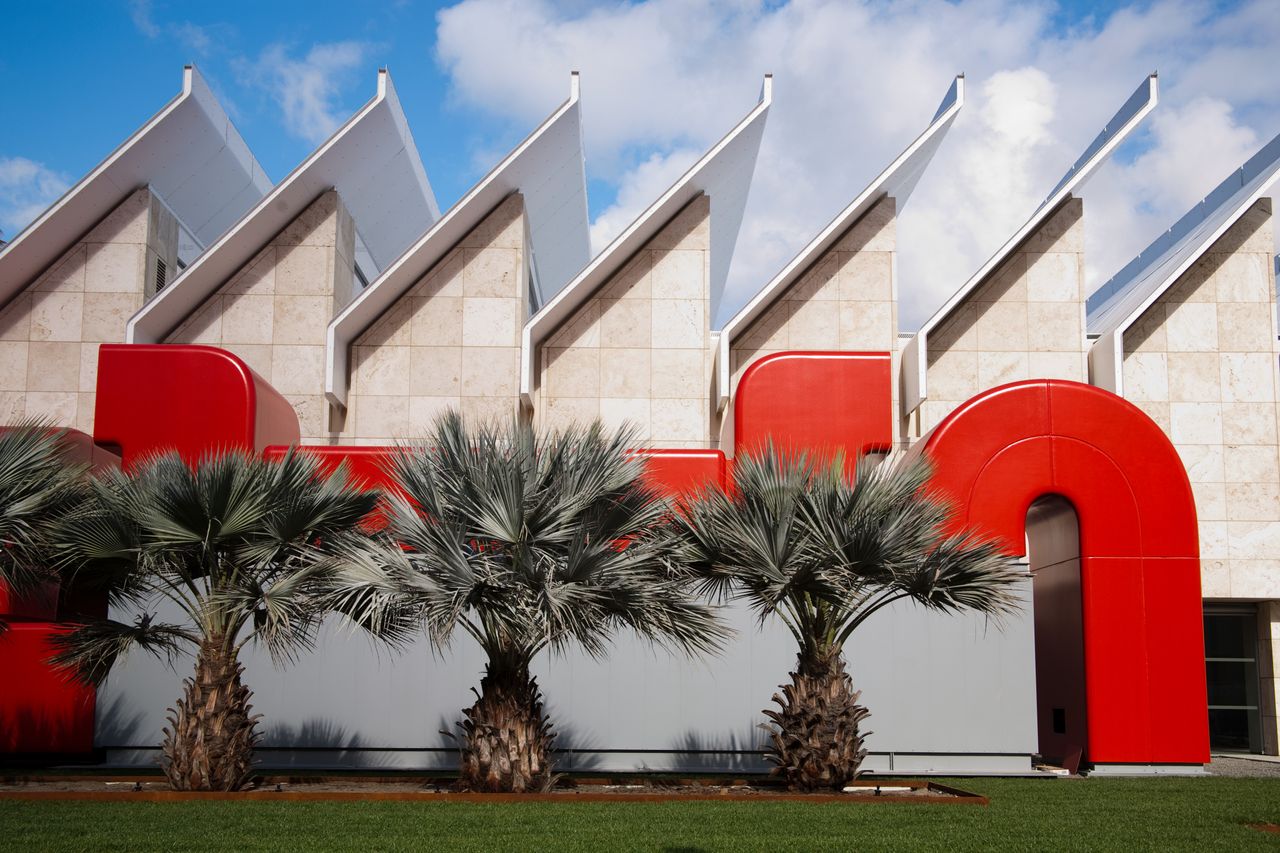 Exterior of the Resnick Pavilion at the Los Angeles County Museum of Art