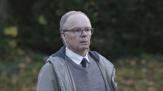 Jason Watkins as DS Dodds.