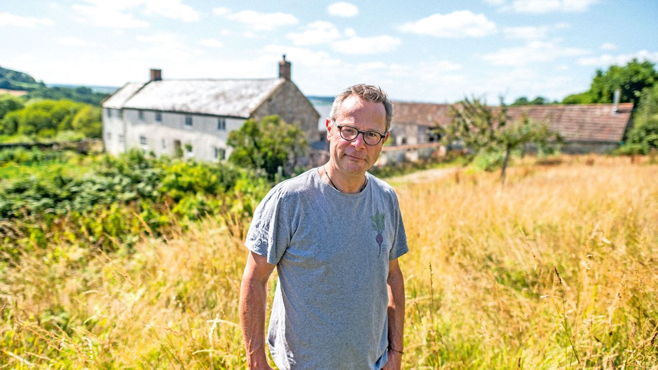 HUGH FEARNLEY-WHITTINGSTALL